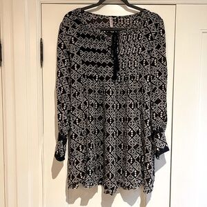 FREE PEOPLE black and beige pattern, boho style smock top, S